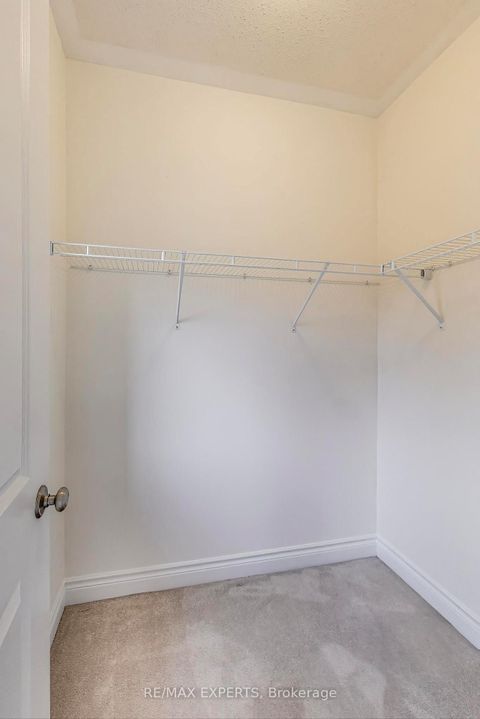 Photo 31 at 216 Butternut Ridge Trail, Aurora Estates, Aurora