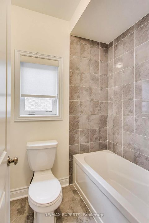 Photo 37 at 216 Butternut Ridge Trail, Aurora Estates, Aurora