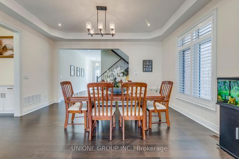 Photo 6 at 3045 Parsonage Crescent, GO Glenorchy, Oakville