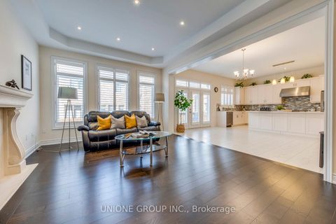 Photo 9 at 3045 Parsonage Crescent, GO Glenorchy, Oakville