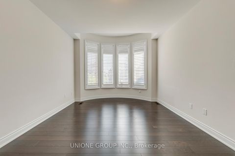 Photo 32 at 3045 Parsonage Crescent, GO Glenorchy, Oakville