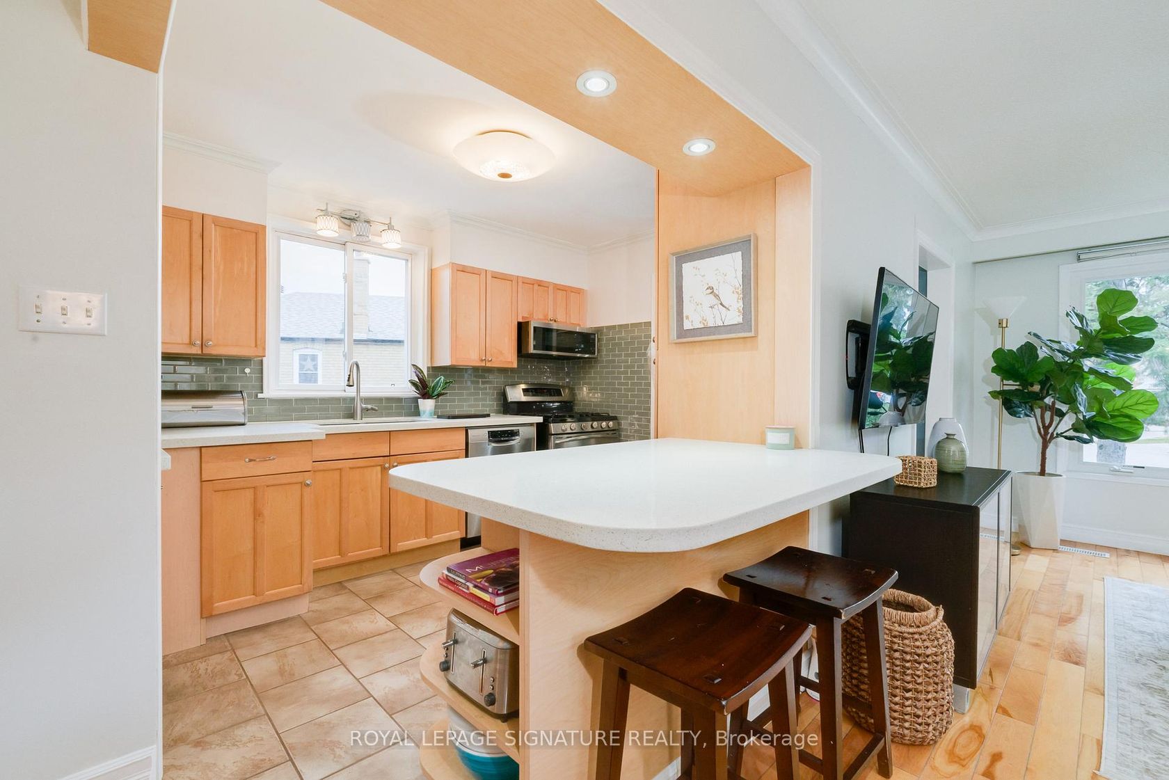 Photo 9 at 31 Castille Avenue, Maryvale, Toronto Photo 9 at 31 Castille Avenue, Maryvale, Toronto