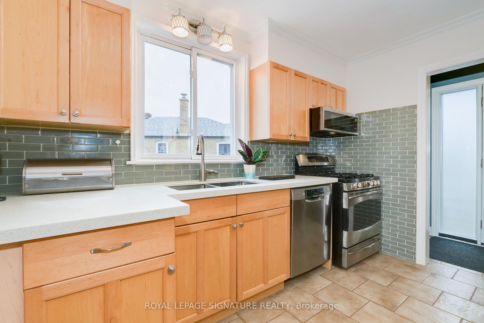 Photo 10 at 31 Castille Avenue, Maryvale, Toronto Photo 10 at 31 Castille Avenue, Maryvale, Toronto