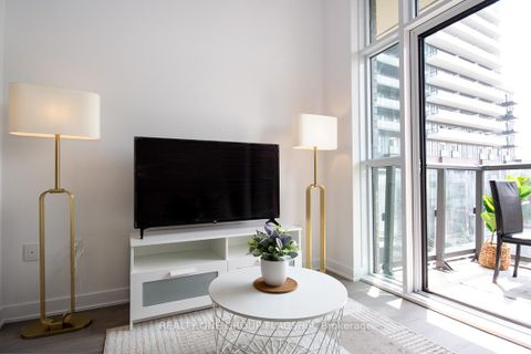 Photo 10 at 308E - 38 Honeycrisp Crescent, Vaughan Corporate Centre, Vaughan