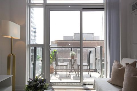 Photo 11 at 308E - 38 Honeycrisp Crescent, Vaughan Corporate Centre, Vaughan
