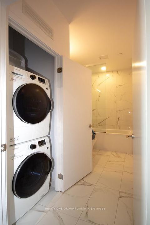 Photo 18 at 308E - 38 Honeycrisp Crescent, Vaughan Corporate Centre, Vaughan