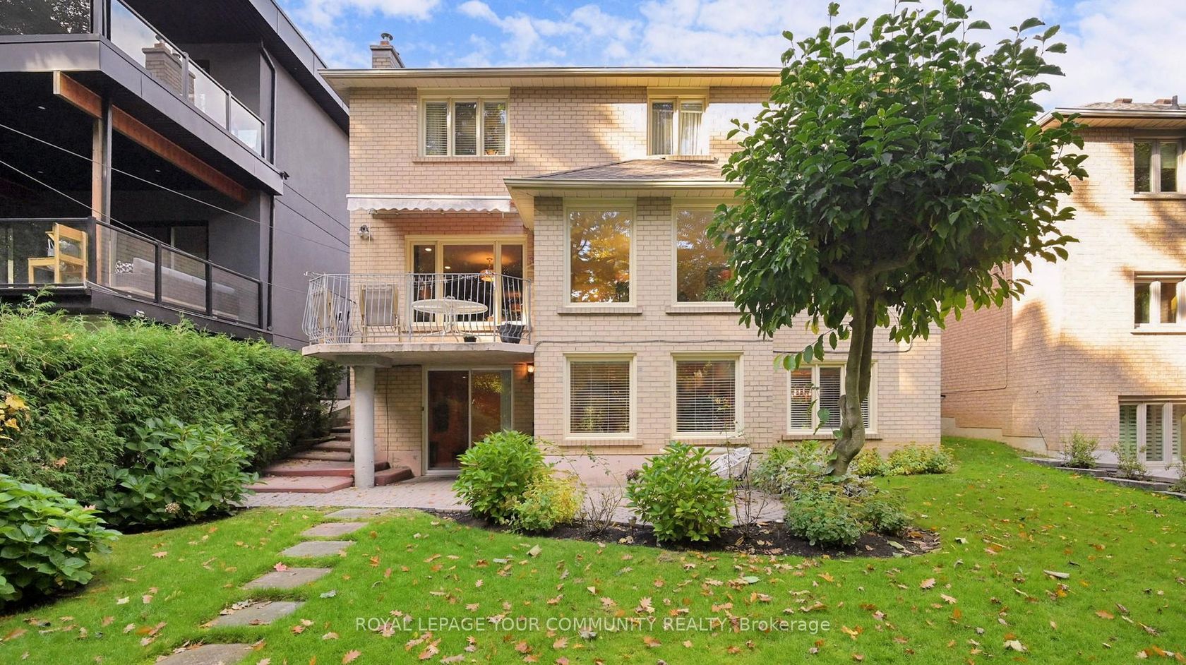 Photo 2 at 35 La Rush Drive, Humber Heights, Toronto Photo 2 at 35 La Rush Drive, Humber Heights, Toronto