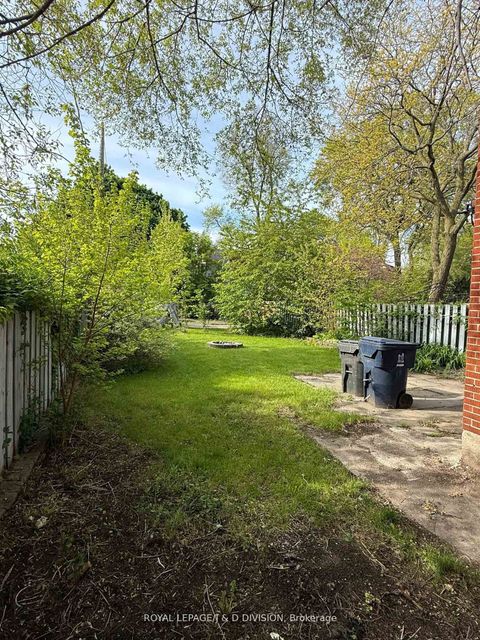 Photo 8 at 2333 Gerrard Street E, Danforth, Toronto Photo 8 at 2333 Gerrard Street E, Danforth, Toronto