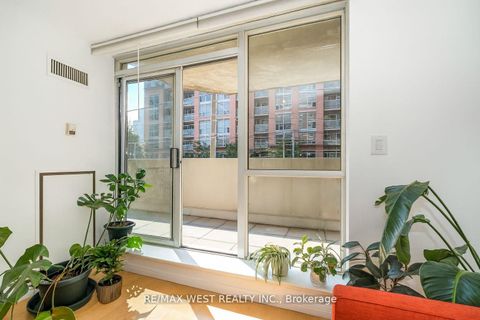 Photo 3 at 209 - 1000 King Street W, Niagara, Toronto