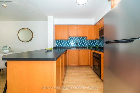 Photo 9 at 209 - 1000 King Street W, Niagara, Toronto