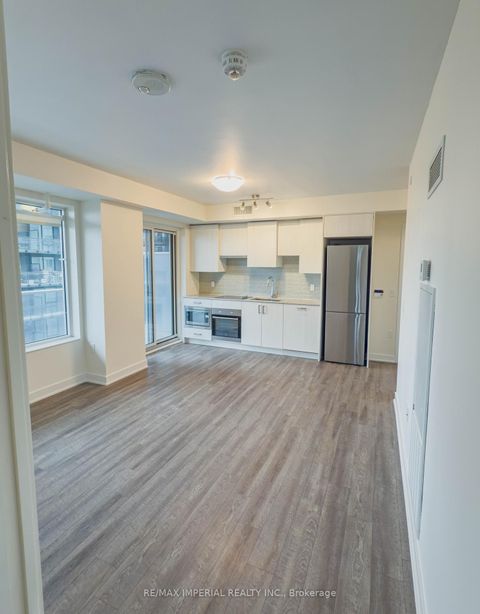 Photo 4 at 2203 Nt - 99 Broadway Avenue, Mount Pleasant West, Toronto