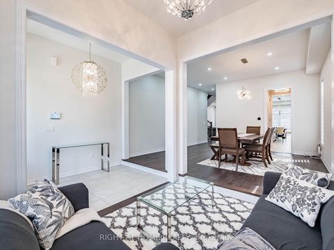 Photo 6 at 16 Charing Cross Gate, GO Glenorchy, Oakville