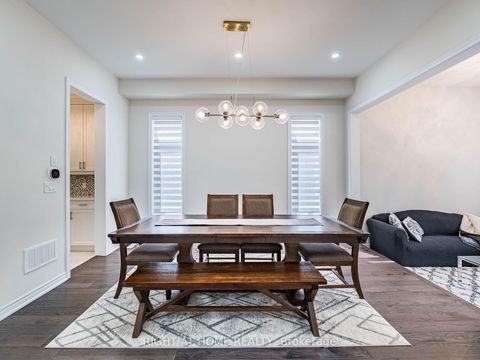 Photo 8 at 16 Charing Cross Gate, GO Glenorchy, Oakville