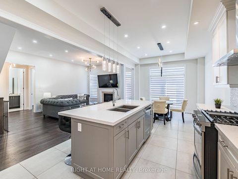 Photo 12 at 16 Charing Cross Gate, GO Glenorchy, Oakville