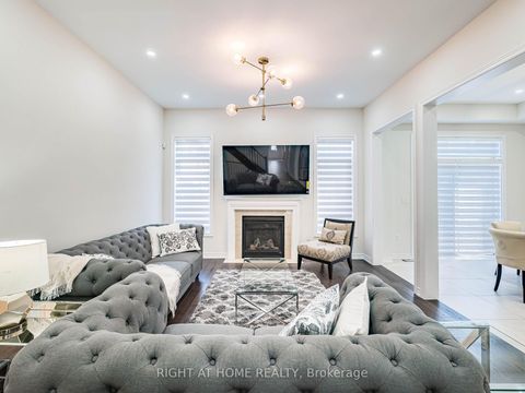 Photo 18 at 16 Charing Cross Gate, GO Glenorchy, Oakville