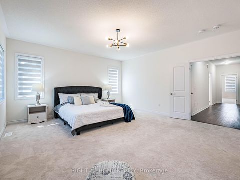 Photo 28 at 16 Charing Cross Gate, GO Glenorchy, Oakville