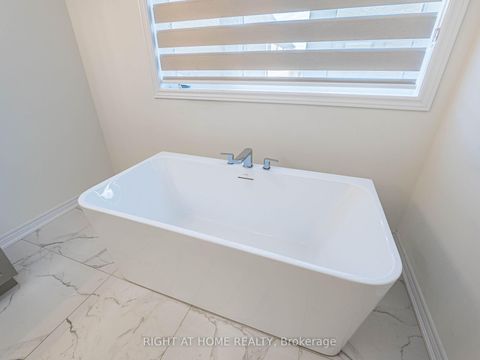 Photo 32 at 16 Charing Cross Gate, GO Glenorchy, Oakville