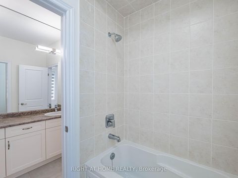 Photo 35 at 16 Charing Cross Gate, GO Glenorchy, Oakville