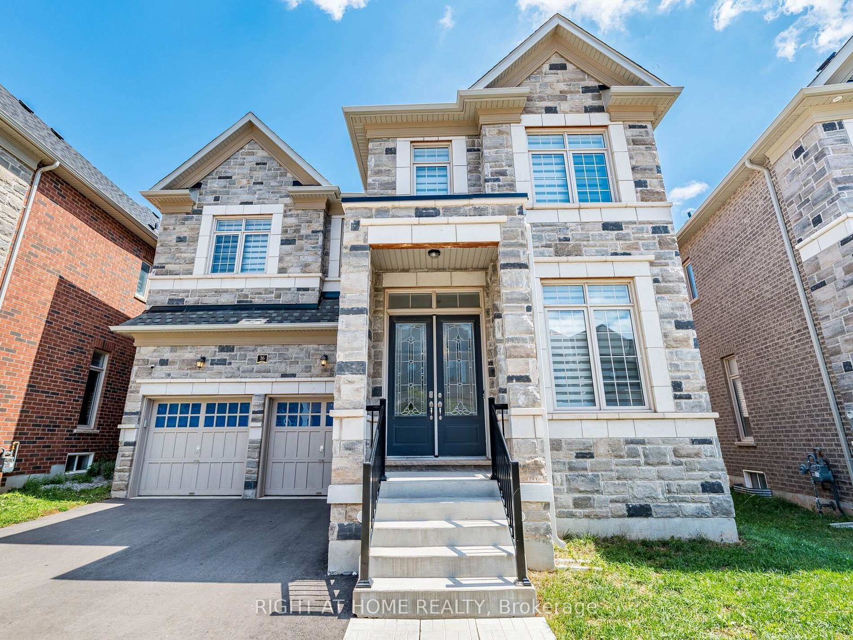16 Charing Cross Gate, GO Glenorchy, Oakville 