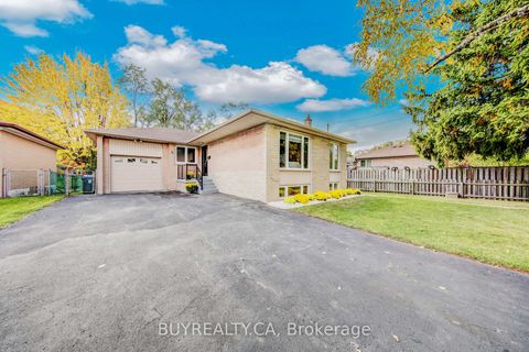 Photo 2 at 5 Baintree Street E, Bathurst Manor, Toronto
