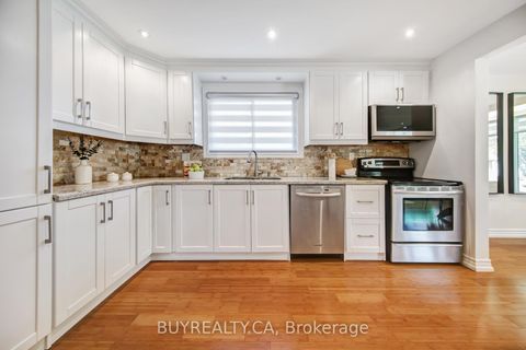 Photo 12 at 5 Baintree Street E, Bathurst Manor, Toronto Photo 12 at 5 Baintree Street E, Bathurst Manor, Toronto