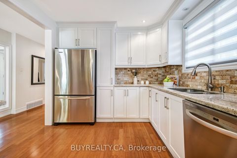 Photo 13 at 5 Baintree Street E, Bathurst Manor, Toronto