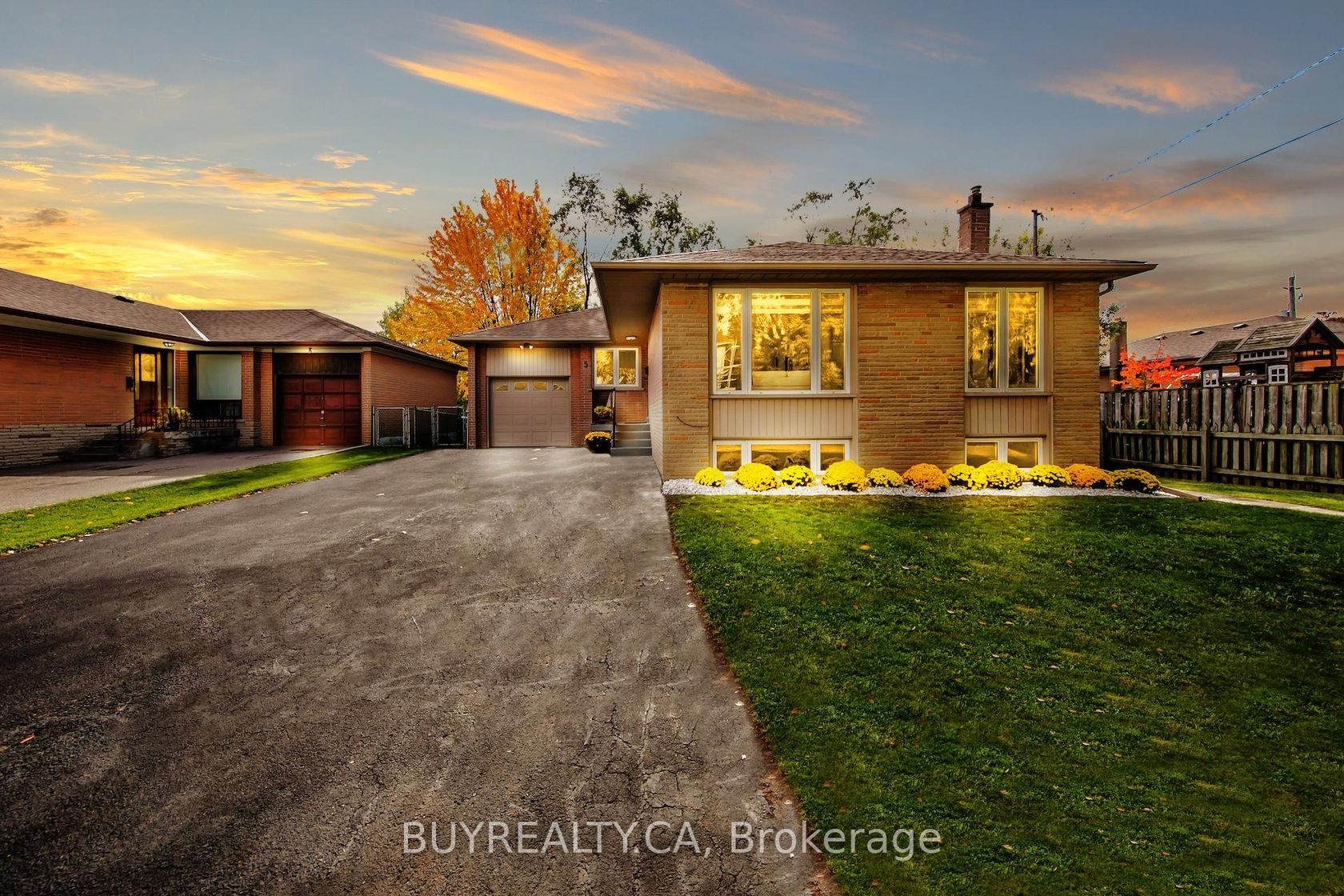 5 Baintree Street E, Bathurst Manor, Toronto photo number 2