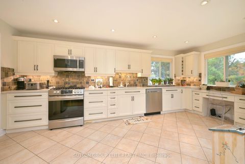 Photo 4 at 2129 Chantler Street, Stroud, Innisfil