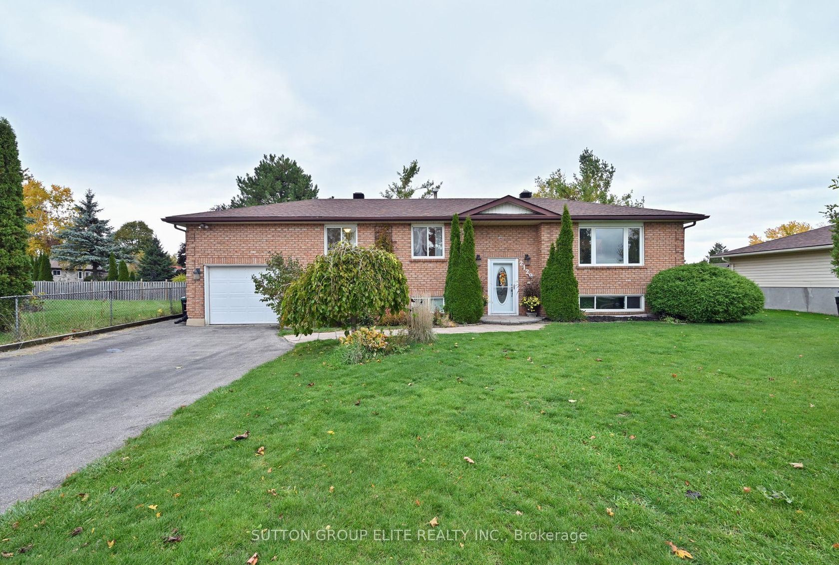 2129 Chantler Street, Stroud, Innisfil photo number 2