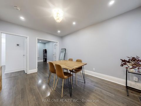 Photo 4 at 611 Davenport Road, Casa Loma, Toronto