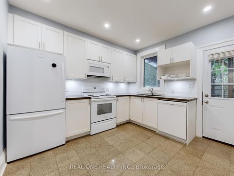 Photo 6 at 611 Davenport Road, Casa Loma, Toronto
