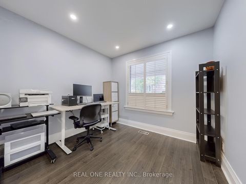 Photo 10 at 611 Davenport Road, Casa Loma, Toronto