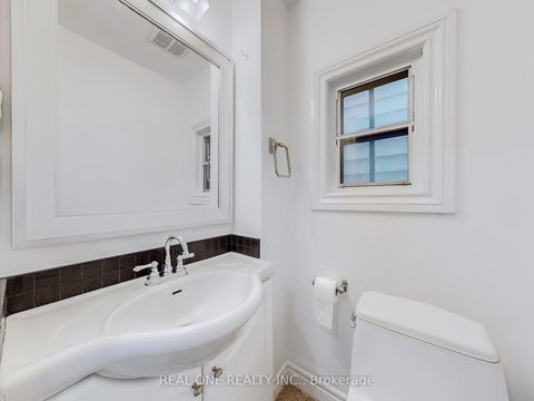 Photo 12 at 611 Davenport Road, Casa Loma, Toronto