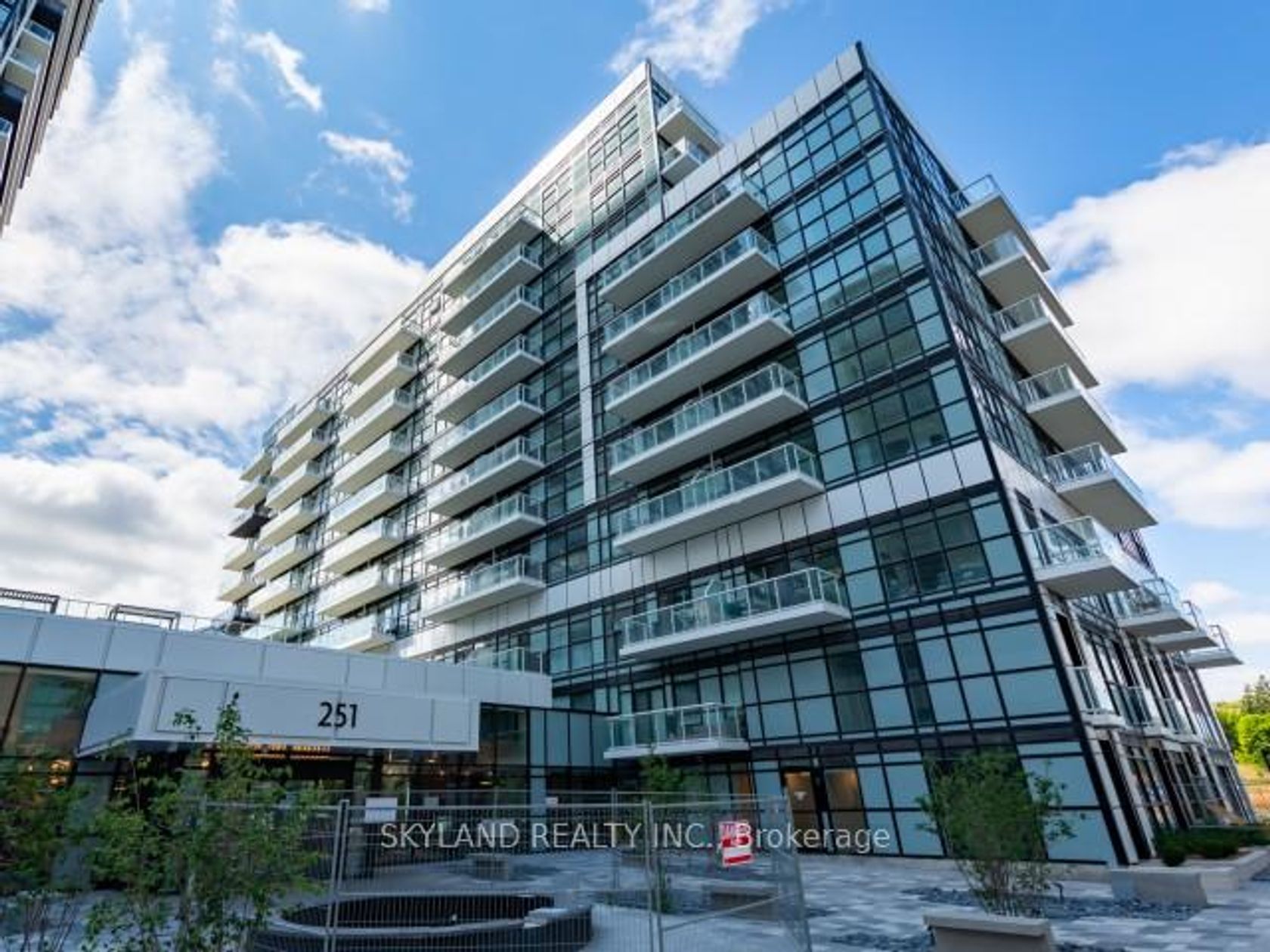 205 - 251 Manitoba Street, Mimico, Toronto 