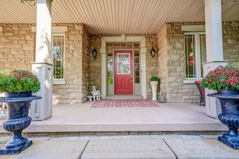 Photo 3 at 17 Duncton Wood Crescent, Hills of St Andrew, Aurora