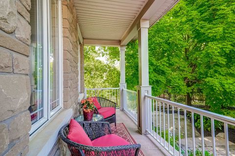 Photo 4 at 17 Duncton Wood Crescent, Hills of St Andrew, Aurora