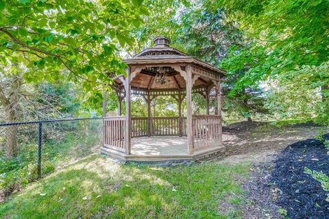 Photo 36 at 17 Duncton Wood Crescent, Hills of St Andrew, Aurora