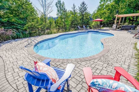 Photo 41 at 17 Duncton Wood Crescent, Hills of St Andrew, Aurora