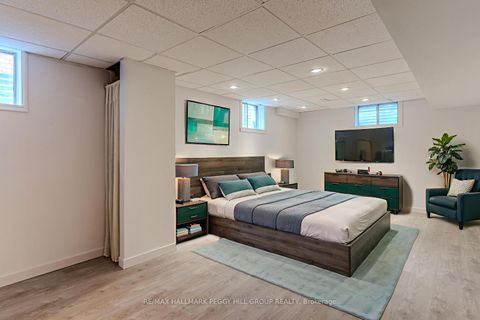 Photo 10 at 21 Autumn Lane, Allandale Heights, Barrie