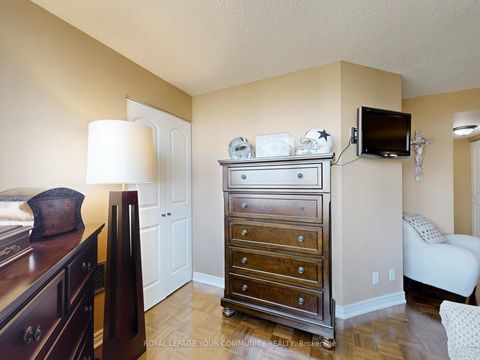 Photo 18 at 1611 - 61 Markbrook Lane, Jamestown, Toronto