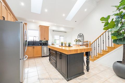 Photo 3 at 1075 Muriel Street, Alcona, Innisfil