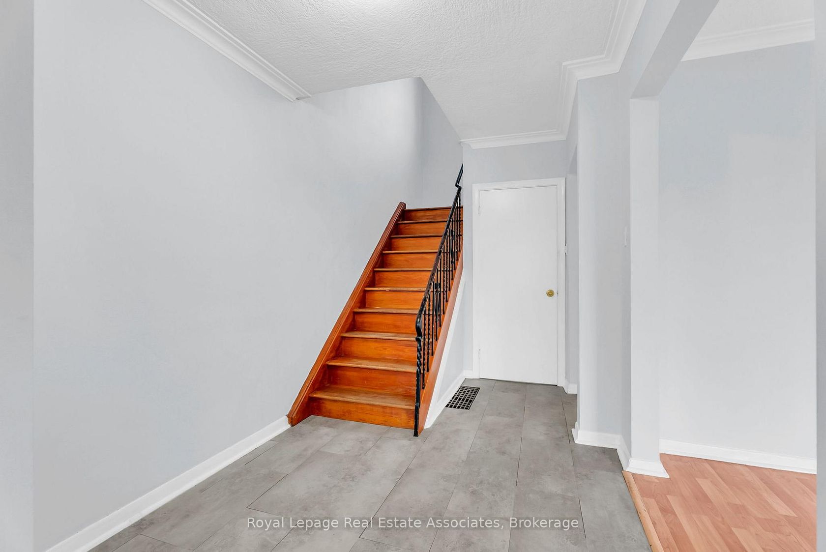 Photo 13 at 3032 Keele Street, CFB, Toronto Photo 13 at 3032 Keele Street, CFB, Toronto