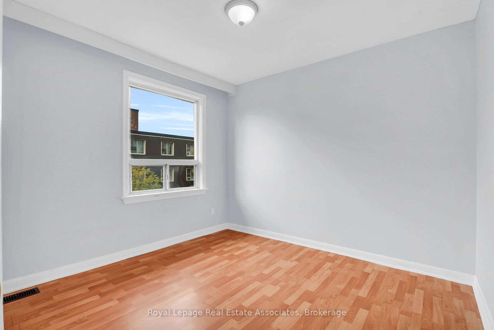 Photo 17 at 3032 Keele Street, CFB, Toronto Photo 17 at 3032 Keele Street, CFB, Toronto