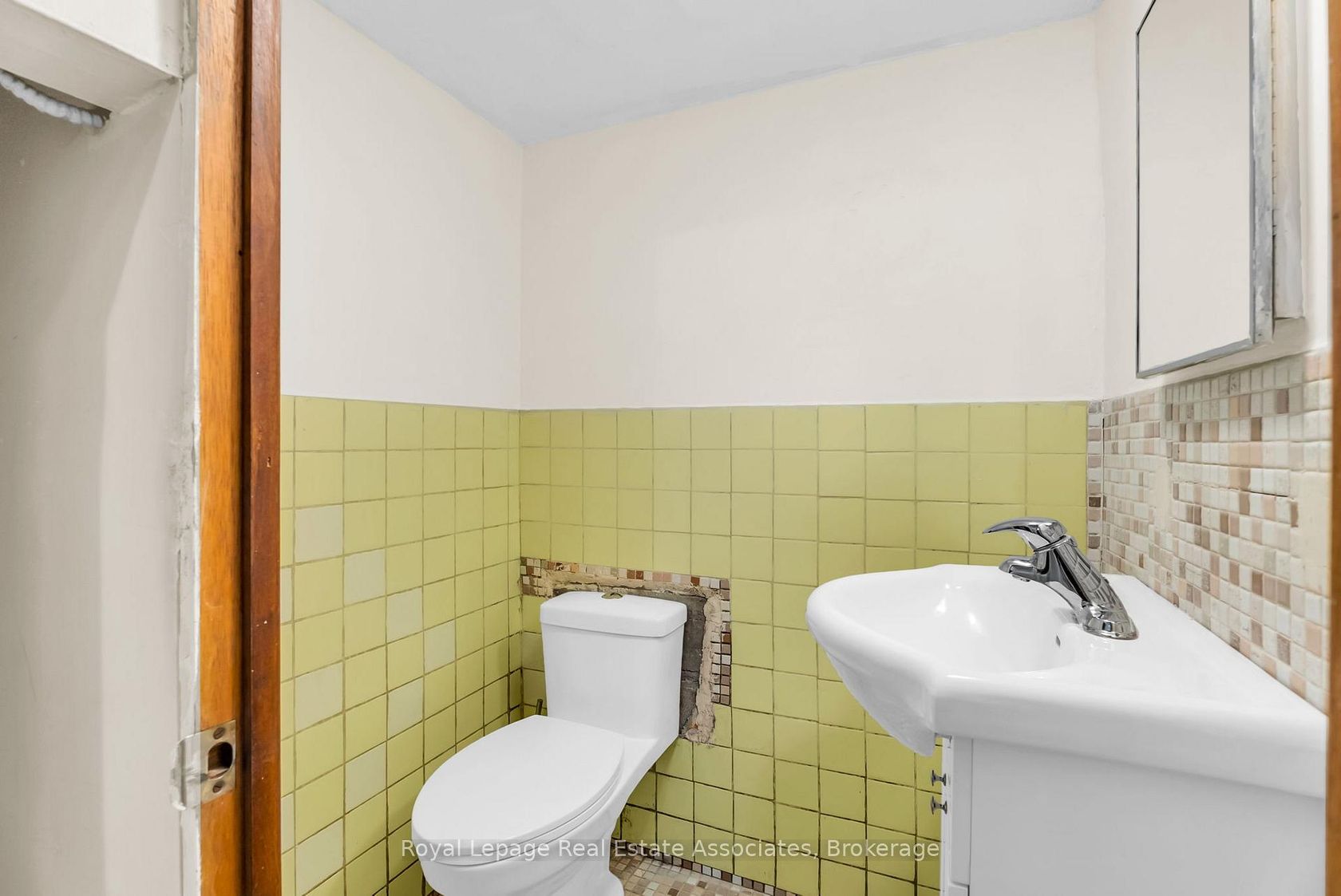 Photo 25 at 3032 Keele Street, CFB, Toronto Photo 25 at 3032 Keele Street, CFB, Toronto