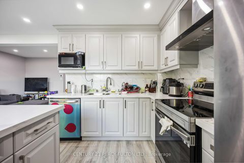 Photo 2 at 47 Woolenscote Circle, Clairville, Toronto