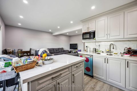 Photo 3 at 47 Woolenscote Circle, Clairville, Toronto