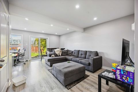 Photo 6 at 47 Woolenscote Circle, Clairville, Toronto