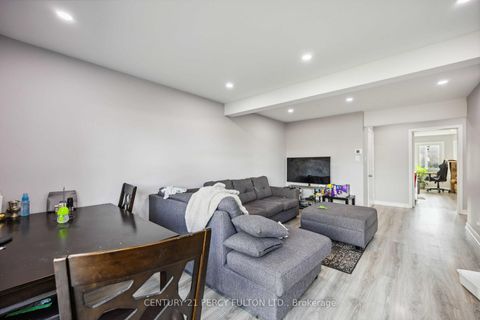 Photo 7 at 47 Woolenscote Circle, Clairville, Toronto