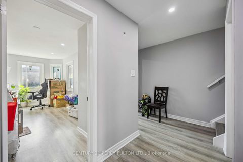 Photo 10 at 47 Woolenscote Circle, Clairville, Toronto