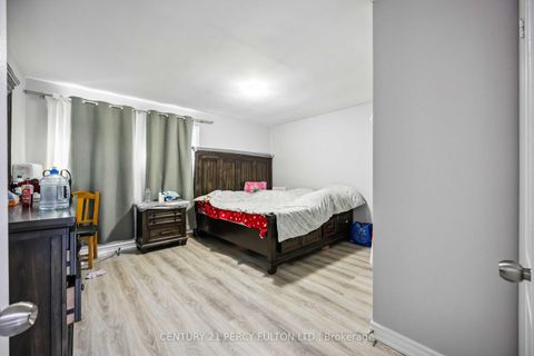 Photo 14 at 47 Woolenscote Circle, Clairville, Toronto